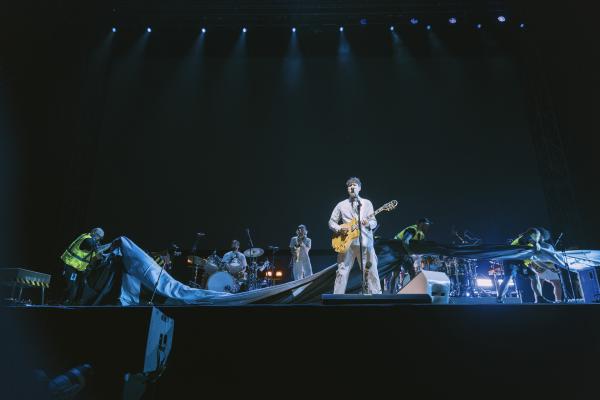 VAMPIRE WEEKEND 2882